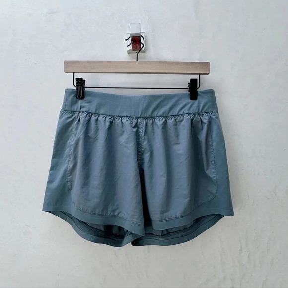 ATHLETA || Sport Short Performance Fabric Back Zippered Pocket - Picture 1 of 10